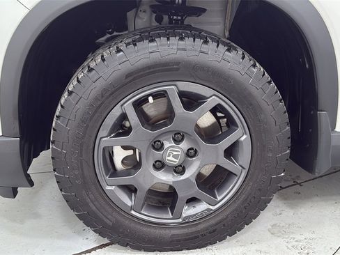 Used 2025 Honda Pilot TrailSport image 25