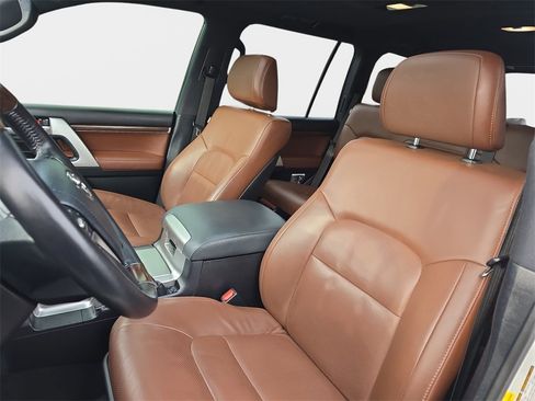 Used 2021 Toyota Land Cruiser image 15