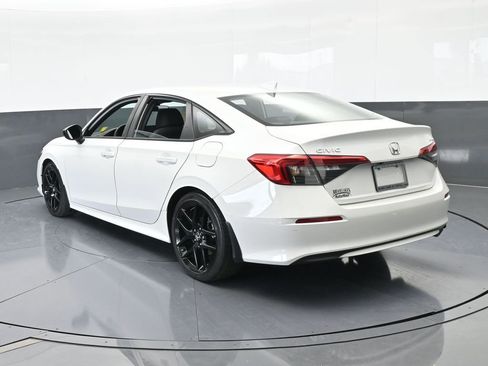 Used 2023 Honda Civic Sport image 4