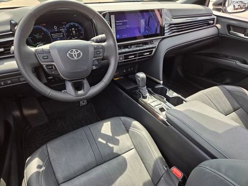 Used 2025 Toyota Camry XSE FWD image 8