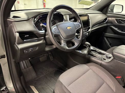 Used 2022 Chevrolet Traverse LT FWD image 27