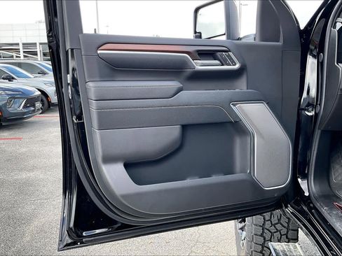 New 2026 GMC Sierra 2500 Denali w/ Denali Reserve Package AWD/4WD image 16