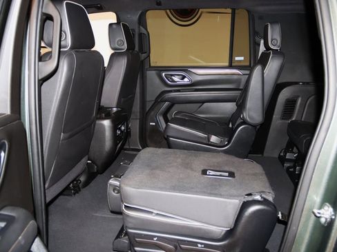 Used 2023 Chevrolet Suburban Premier AWD/4WD image 55