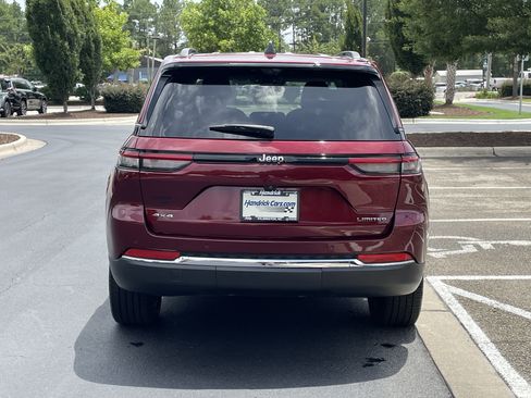 Used 2023 Jeep Grand Cherokee Limited w/ Luxury Tech Group II AWD/4WD image 8