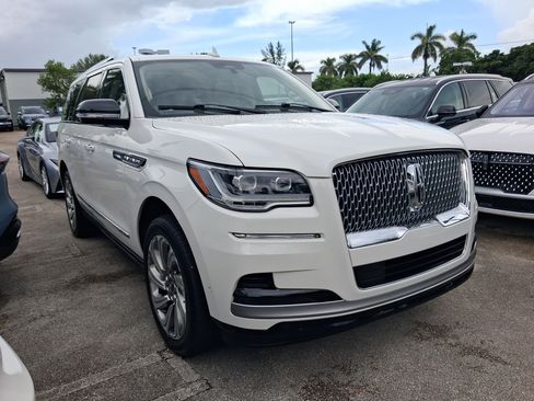 Certified 2023 Lincoln Navigator Reserve RWD image 22