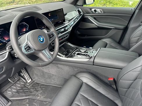 New 2026 BMW X5 xDrive50e w/ M Sport Package AWD/4WD image 9
