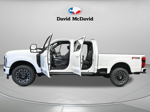 Used 2026 Ford F250 Platinum AWD/4WD image 27