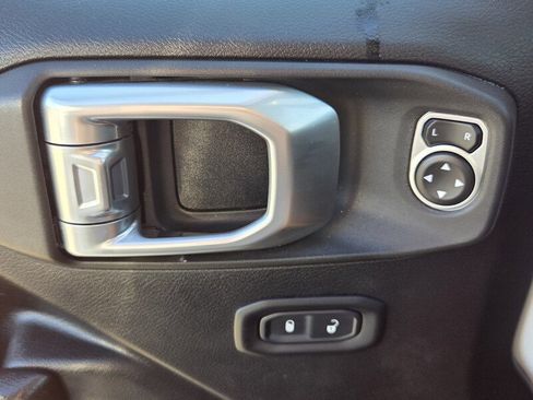 Certified 2019 Jeep Wrangler Unlimited Sport S image 17