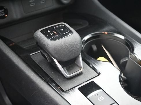 Used 2024 Nissan Rogue S FWD image 21