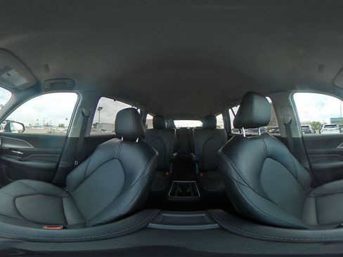 Used 2025 Toyota Grand Highlander FWD image 44