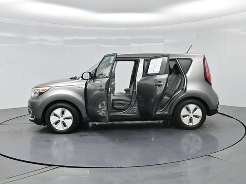 Used 2016 Kia Soul EV + FWD image 38