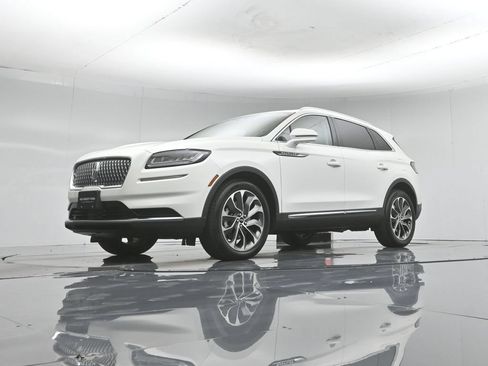 Used 2023 Lincoln Nautilus Reserve w/ Luxury Package AWD/4WD image 46