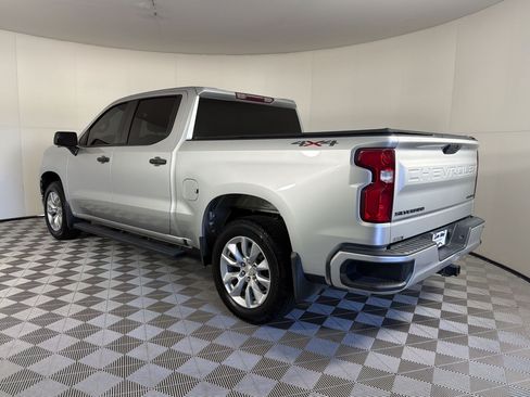 Used 2020 Chevrolet Silverado 1500 Custom w/ Custom Value Package AWD/4WD image 3