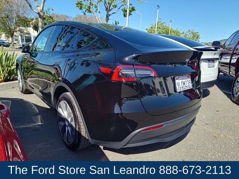 Used 2024 Tesla Model Y Long Range image 3