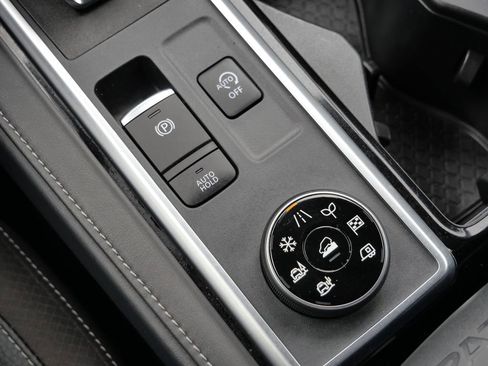 Used 2023 Nissan Pathfinder SL image 26