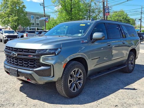 Used 2023 Chevrolet Suburban Z71 AWD/4WD image 3