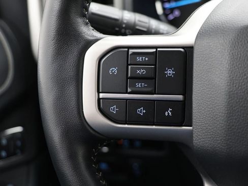 Used 2024 Ford Expedition XLT image 18