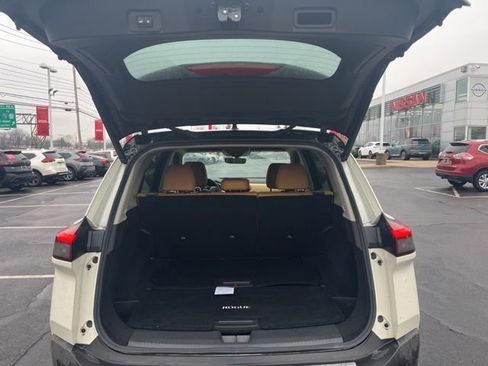 Certified 2023 Nissan Rogue Platinum w/ Platinum Premium Package image 9