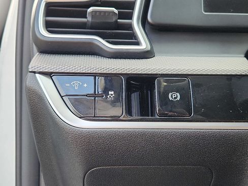 Used 2023 Kia Sportage LX AWD/4WD image 22