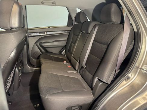 Used 2014 Kia Sorento LX FWD image 25
