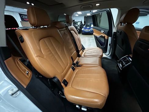 Used 2019 BMW X7 xDrive40i w/ Parking Assistance Package AWD/4WD image 12