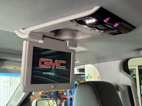 Used 2019 GMC Yukon SLT w/ Open Road Package AWD/4WD image 14