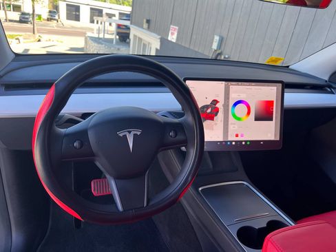 Used 2023 Tesla Model Y Long Range AWD/4WD image 18