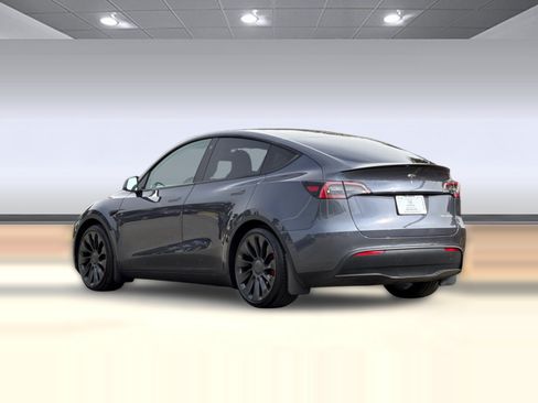 Used 2022 Tesla Model Y Performance AWD/4WD image 3