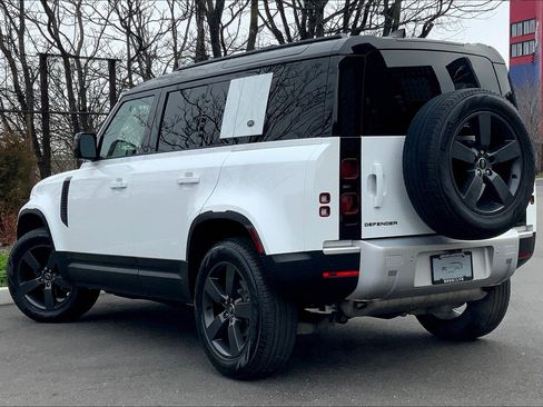 Used 2022 Land Rover Defender 110 S image 11