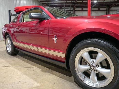 Used 2007 Ford Mustang Coupe RWD image 39