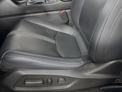 Certified 2023 Honda Pilot Touring image 32