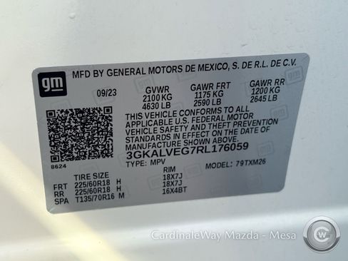 Used 2024 GMC Terrain SLT image 34