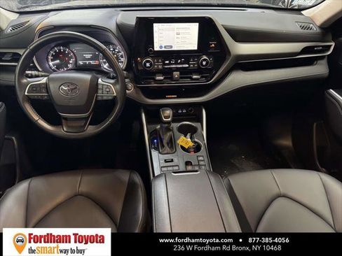 Certified 2025 Toyota Highlander XLE image 13