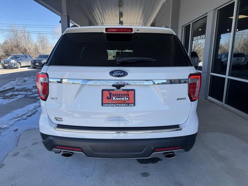 Used 2018 Ford Explorer XLT w/ Equipment Group 202A image 6