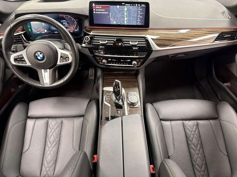 Used 2022 BMW 530i xDrive w/ M Sport Package AWD/4WD image 16