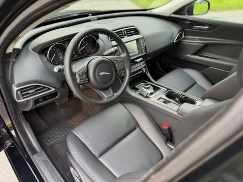 Used 2017 Jaguar XE Premium AWD/4WD image 25