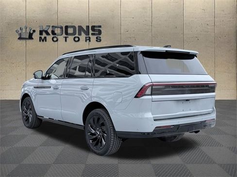 New 2025 Lincoln Navigator Reserve w/ Jet Appearance Package image 3