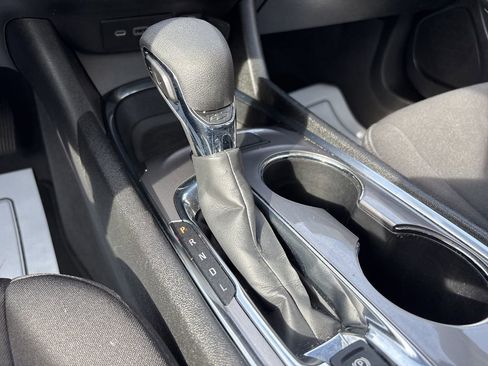 Used 2023 Chevrolet Malibu LT FWD image 35
