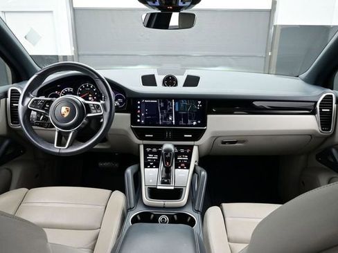 Certified 2022 Porsche Cayenne Platinum Edition AWD/4WD image 19