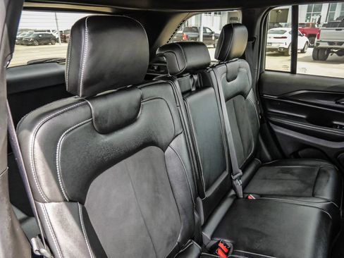 Used 2024 Jeep Grand Cherokee Altitude image 23