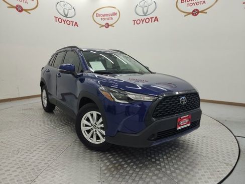 Certified 2024 Toyota Corolla Cross LE image 1