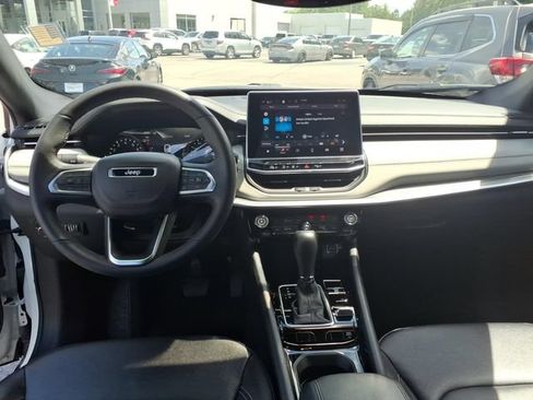 Used 2025 Jeep Compass Limited AWD/4WD image 10
