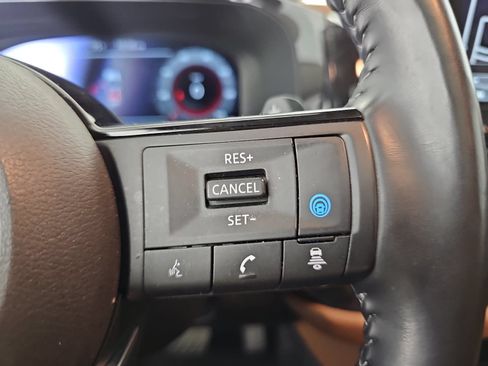 Used 2024 Nissan Pathfinder Platinum FWD image 17