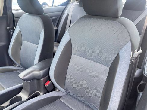 Used 2025 Nissan Versa SV FWD image 35