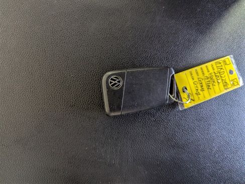 Used 2022 Volkswagen Atlas Cross Sport SE image 28