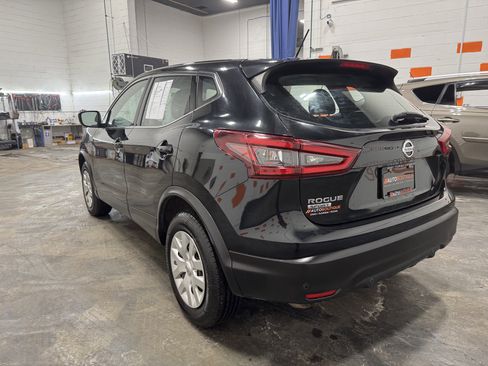 Used 2020 Nissan Rogue Sport S image 14