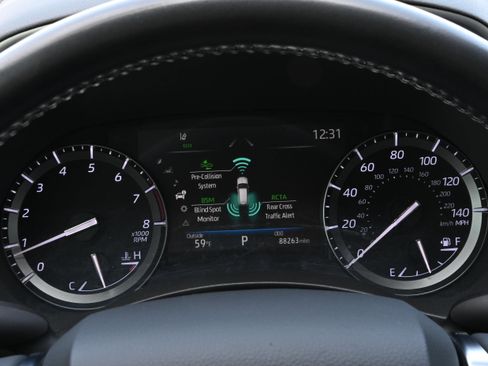 Used 2020 Toyota Highlander XLE image 16