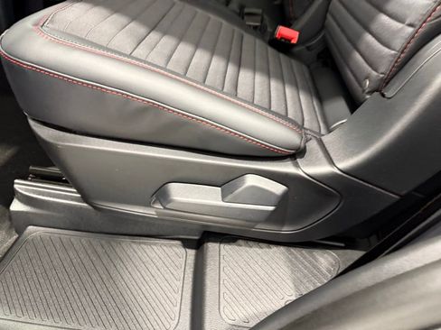 New 2026 Ford Explorer ST-Line w/ ST-Line Street Pack image 18