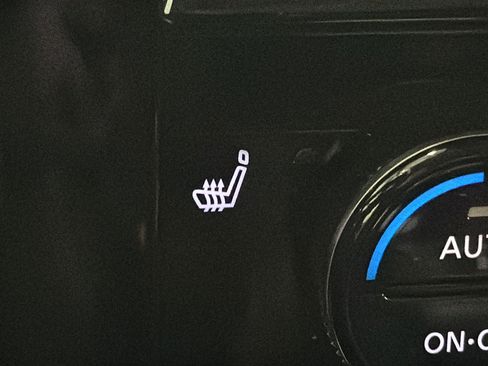 Used 2021 Nissan Rogue SL FWD image 32