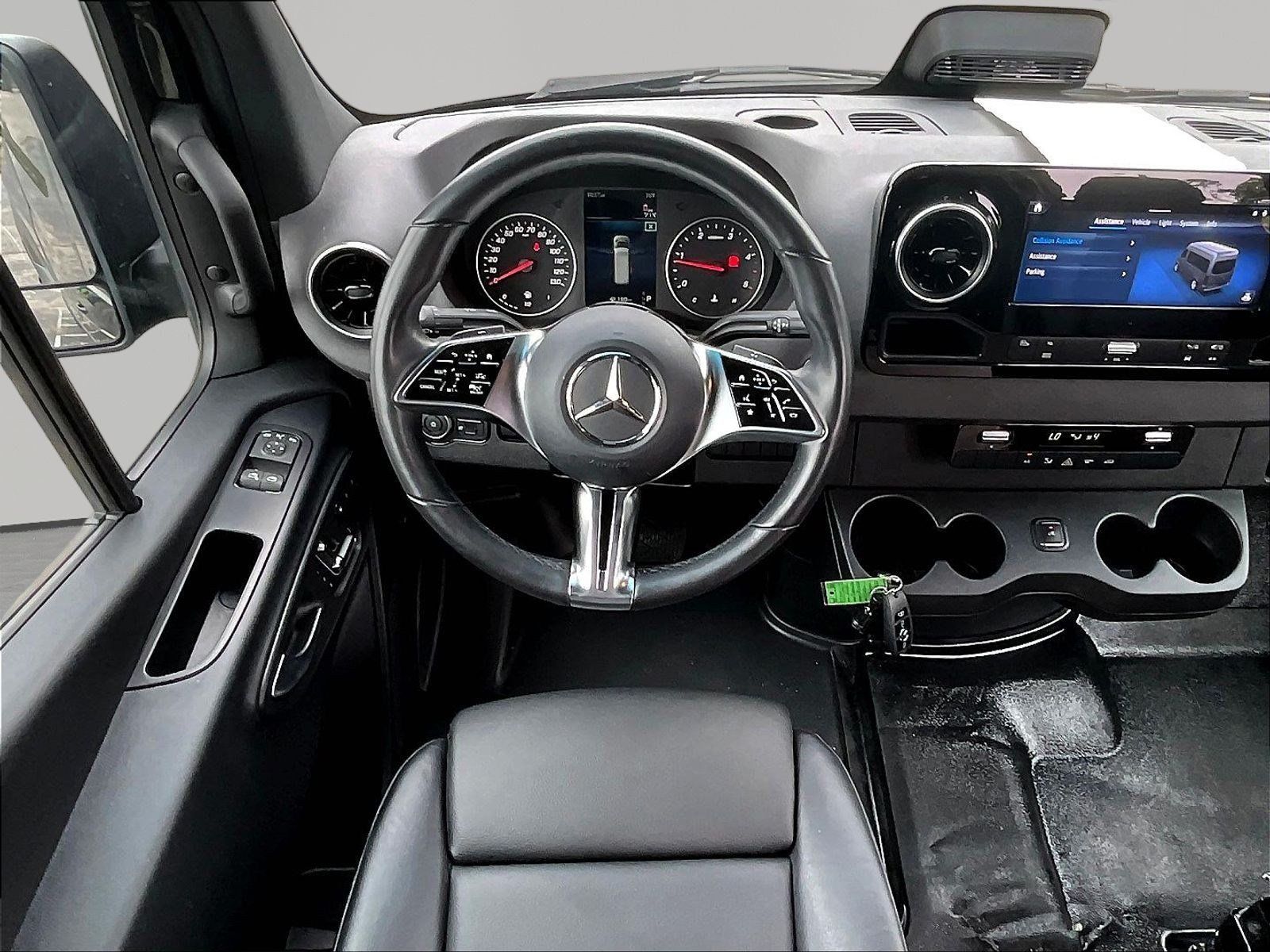 Used 2025 Mercedes-Benz Sprinter 2500 image 8